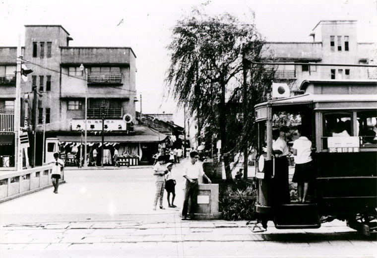 創業当時の京都（白黒・市電）